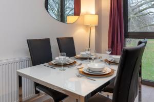 Deluxe North Central London Apartment