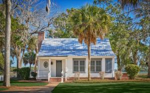 Cottage with River View room in Montage Palmetto Bluff