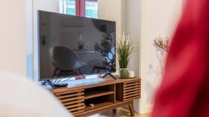 Old Town 1BR Duplex by LovelyStay