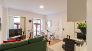 Old Town 1BR Duplex by LovelyStay