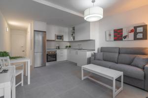 GO2TENERIFE ApartJara Pool view & Beach at 5 min