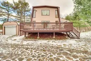 Family Home in Long Pond with Fire Pit and Lake Access - Pocono Summit