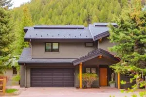 Slope-Side Chic Home with Hot Tub - Stanley