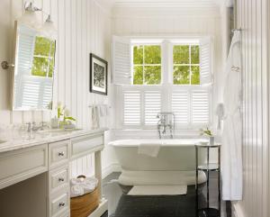 Cottage with Lagoon View room in Montage Palmetto Bluff