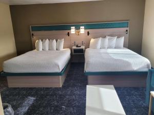 Queen Room with Two Queen Beds and Sofa Bed - Non-Smoking room in Best Western Plus Altoona Inn