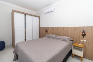 223K - Lindo Apartamento de 3 dormitórios na praia de Bombas