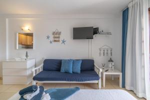 GO2TENERIFE ApartAzul Near the beach & Pool view