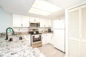 Ocean Village Club P27