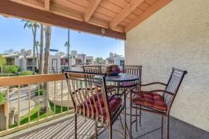Mesa Condo Rental with Community Pool Access! - 休闲世界