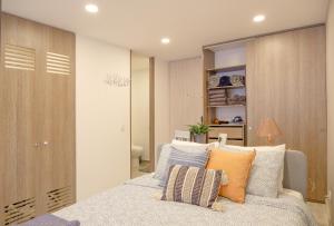 The Petit Flat - Bright & stylish studio apartment near Unicentro