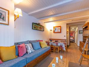 Appartement 4 pièces avec balcon, WiFi et parking couvert - FR-1-694-38