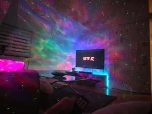 SAUNA - MASSAGE -Bodensee-Cinema Feeling- Home Sharing - Parking - Küche - Moos