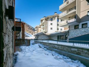 Appartement raffiné avec accès direct aux pistes, wifi et parking 2 places - FR-1-694-346