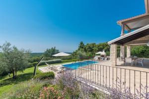 Villa Sterpazzi - near Porec with Sea View, private Jacuzzi, Sauna and Pool