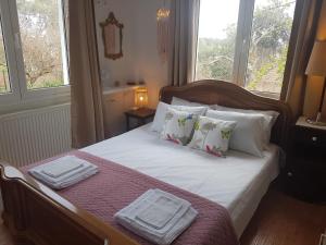 Olgas Cozy Nest apartment with private garden Quiet stay near Dassia beach Ano Korakiana