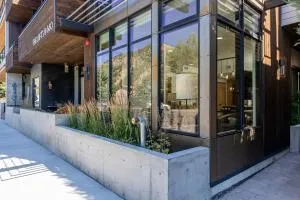 Resort-Style Luxury in the Heart of Ketchum - Sawtooth City