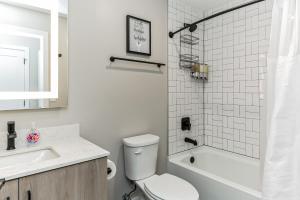 King Bed, Downtown Steps from Bengals & Reds, Minutes to OTR, TQL, HardRock