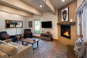 Cozy Ketchum Condo - Walk to Everything!