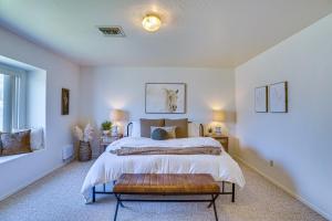 Thatcher Home w Fenced Backyard: 3 Mi to Downtown
