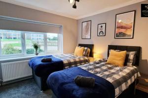 The Rose Garden of Basildon in the Heart of Basildon by Artisan Stays I Weekly or Monthly Stay Offer I Pvt Parking I Sleeps 6