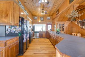 Salmon Vacation Rental with Mountain Views!