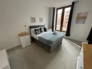 Absolute Stays on Grosvenor - St Albans-High Street- Near Luton Airport - St Albans Abbey Train station -Close to London- Harry Potter World - The Odyssey Cinema-Contractors -London Road-Business-Leisure - 伦敦科尔尼