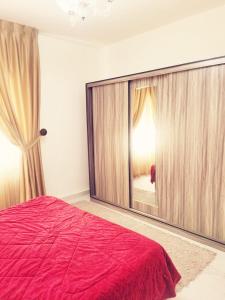Two-Bedroom Apartment room in Great apartment with great location
