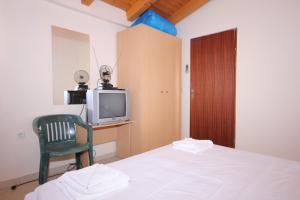 Apartments by the sea Sutomiscica, Ugljan - 912