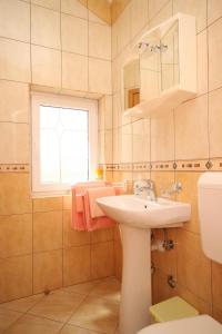 Apartments by the sea Kraj, Pasman - 3460