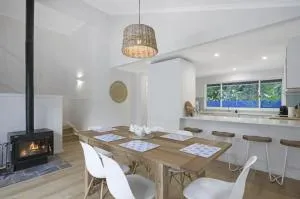 Family Friendly Beach House - 5mins walk to the beach - Macmasters Beach