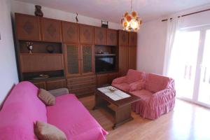 Apartments with parking space Njivice, Krk - 21858