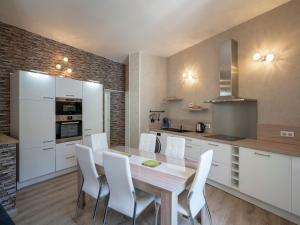 Appartements Mont-Dore - Charmant T2 Bis en Centre avec WIFI, 6 pers - FR-1-608-33 : photos des chambres
