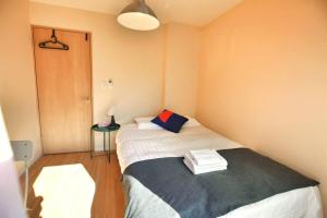 QU201 Edogawa Japanese Style Apartment 201 has direct access to Akihabara and Shinjuku, with convenient transportation and free WiFi