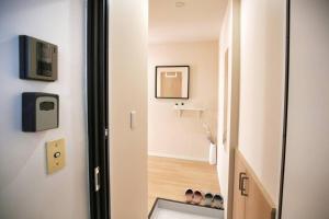 QU201 Edogawa Japanese Style Apartment 201 has direct access to Akihabara and Shinjuku, with convenient transportation and free WiFi