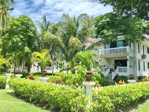 Racha Island Resort (Rayaburi)