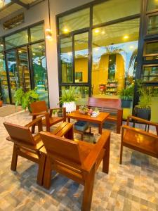 บ้านสุขใจ สามใบเถา