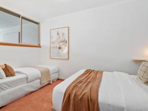 Yarrawonga Lakeside Apartment 38