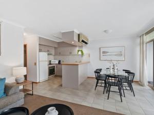Yarrawonga Lakeside Apartment 38