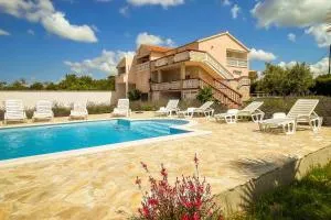 Villa Oasis Tinj - Happy Rentals - Tinj