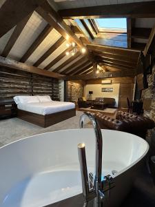 Mas Farner - Adults Only