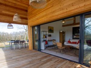 Maisons de vacances Gite confortable avec piscine privee et jardin clos en Dordogne - FR-1-616-319 : photos des chambres