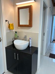 LausDeo2 self checkin 2BHK corner flat top floor