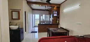 LausDeo2 self checkin 2BHK corner flat top floor - Attingal