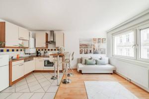 Helle Wohnung - Free Parking (Höhe max. 1,52m)