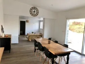 Logement de plain-pied avec jardin, terrasse - Héry