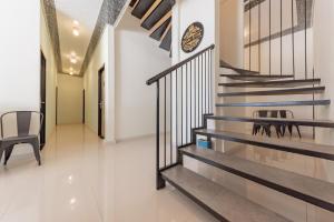 RedDoorz Plus near RSUD Gunung Jati Cirebon