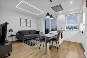 12th Floor Wola Modern Apartment