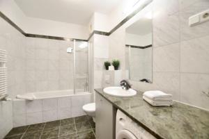 Standard Apartment by Hi5 - Kazinczy street