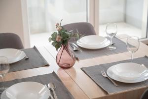 One Bedroom Apartment Nadodrze with FREE GARAGE Wrocław by Noclegi Renters