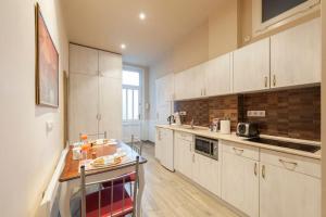 Standard Apartment by Hi5 - Rumbach - Synagogue